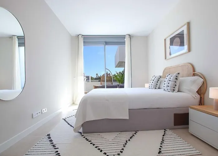 Vanian Gardens Penthouse Apartment *