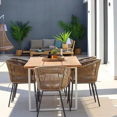 公寓 Vanian Gardens Penthouse 埃斯特波纳